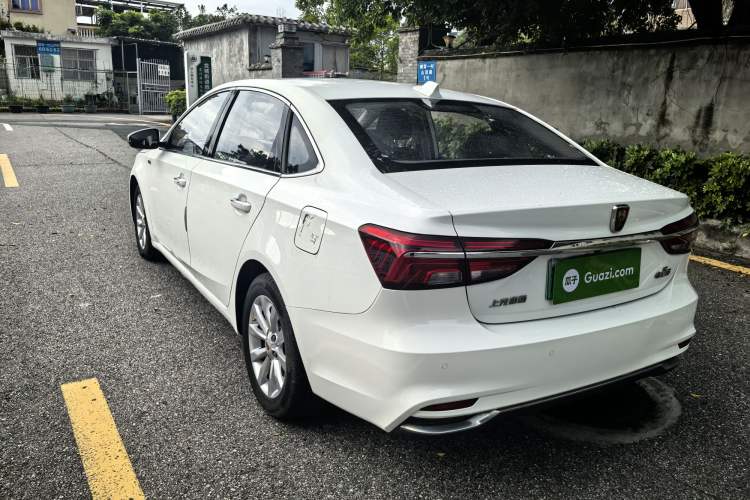 Used Roewe i6 New Energy 2017 45T Hybrid Connect & Smart Enjoyment Edition Exterior 6