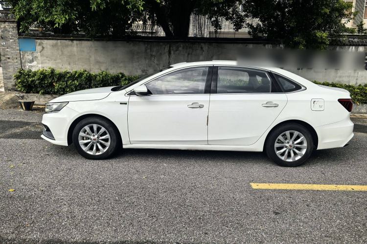 Used Roewe i6 New Energy 2017 45T Hybrid Connect & Smart Enjoyment Edition Exterior 7