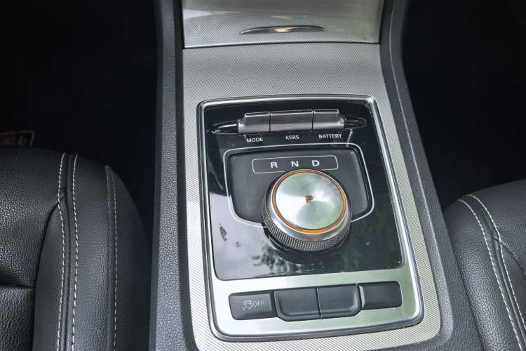 Used Roewe i6 New Energy 2017 45T Hybrid Connect & Smart Enjoyment Edition Interior 6
