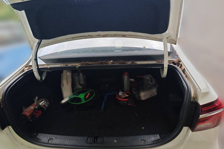 Used Roewe i6 New Energy 2017 45T Hybrid Connect & Smart Enjoyment Edition Trunk