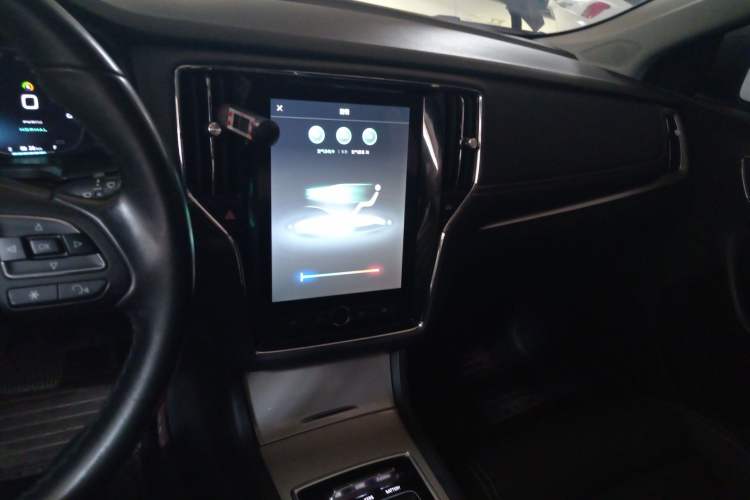 Used Roewe i6 New Energy 2017 45T Hybrid Connect & Smart Enjoyment Edition Audio And AC Panel