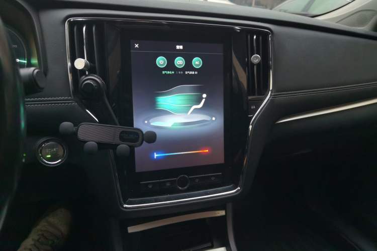 Used Roewe i6 New Energy 2017 45T Hybrid Connect & Smart Enjoyment Edition Audio And AC Panel