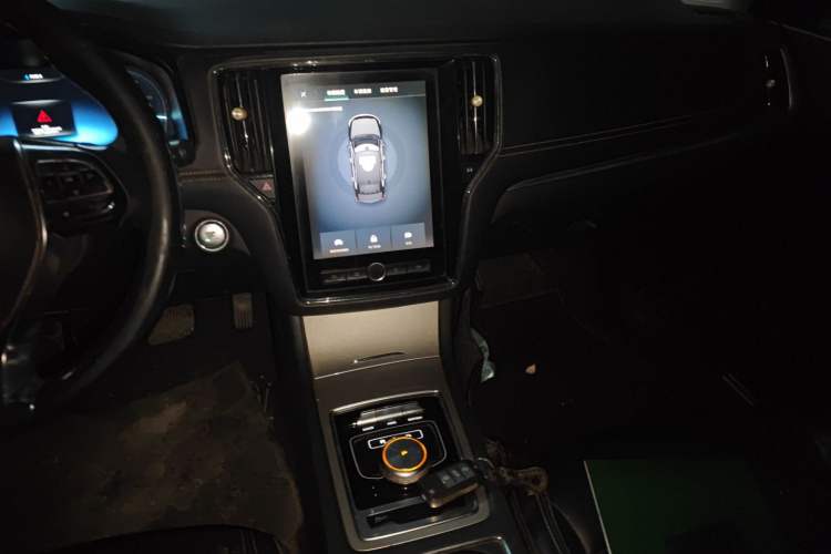 Used Roewe i6 New Energy 2017 45T Hybrid Connect & Smart Enjoyment Edition Audio And AC Panel
