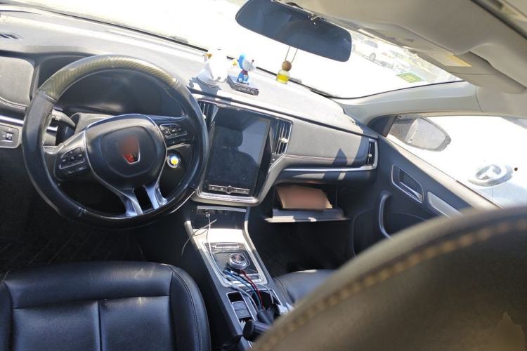 Used Roewe i6 New Energy 2017 45T Hybrid Connect & Smart Enjoyment Edition Center Console