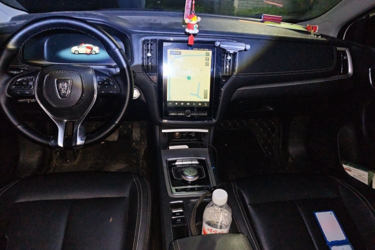Used Roewe i6 New Energy 2017 45T Hybrid Connect & Smart Enjoyment Edition Center Console