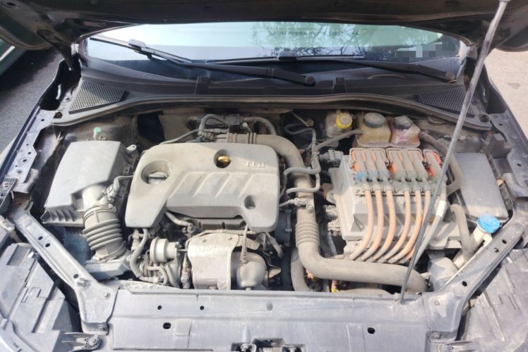 Used Roewe i6 New Energy 2017 45T Hybrid Connect & Smart Enjoyment Edition Engine Bay