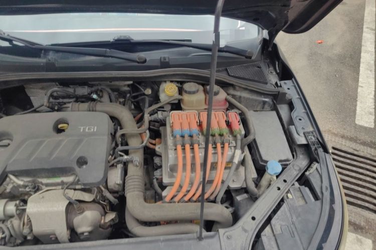 Used Roewe i6 New Energy 2017 45T Hybrid Connect & Smart Enjoyment Edition Engine Bay Left