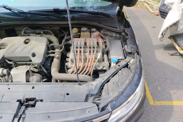 Used Roewe i6 New Energy 2017 45T Hybrid Connect & Smart Enjoyment Edition Engine Bay Left