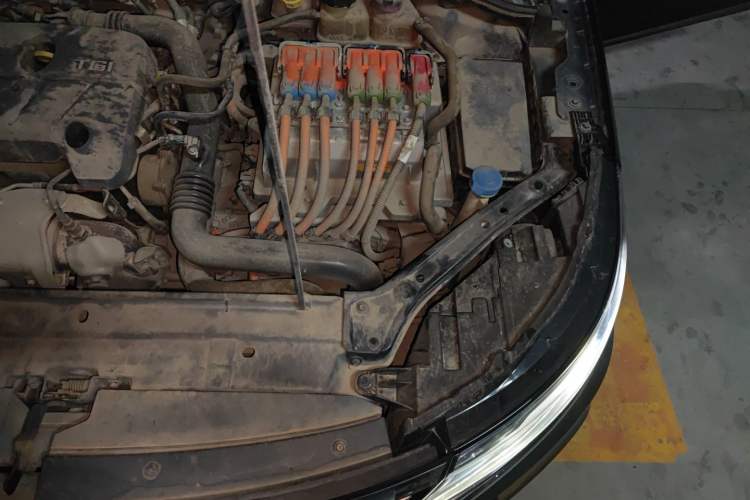 Used Roewe i6 New Energy 2017 45T Hybrid Connect & Smart Enjoyment Edition Engine Bay Left