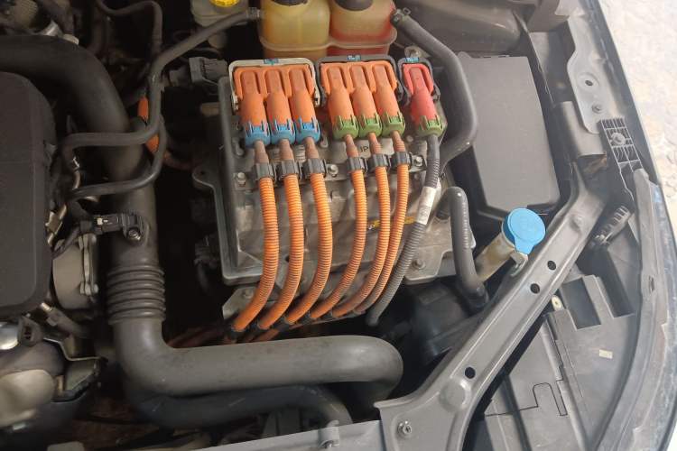 Used Roewe i6 New Energy 2017 45T Hybrid Connect & Smart Enjoyment Edition Engine Bay Left