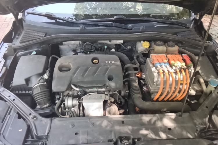 Used Roewe i6 New Energy 2017 45T Hybrid Connective Smart Luxury Edition Engine Bay