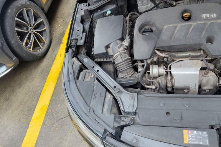 Used Roewe i6 New Energy 2017 45T Hybrid Connect & Smart Enjoyment Edition Engine Bay Right