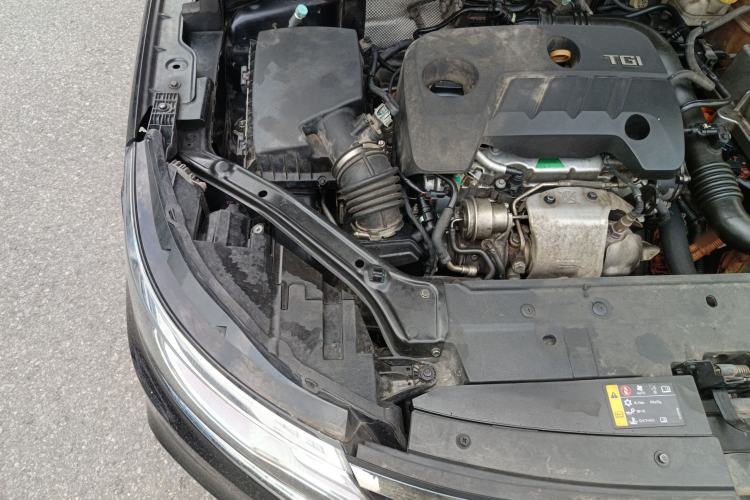 Used Roewe i6 New Energy 2017 45T Hybrid Connect & Smart Enjoyment Edition Engine Bay Right