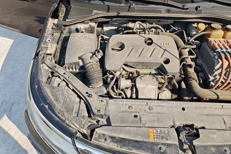 Used Roewe i6 New Energy 2017 45T Hybrid Connect & Smart Enjoyment Edition Engine Bay Right