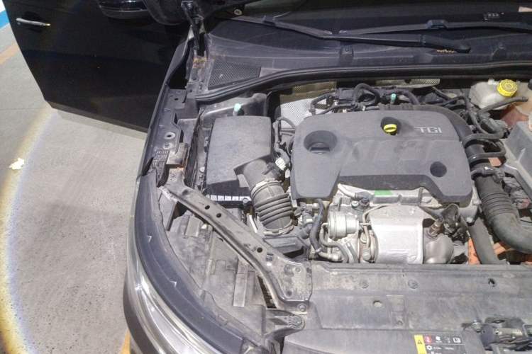 Used Roewe i6 New Energy 2017 45T Hybrid Connect & Smart Enjoyment Edition Engine Bay Right