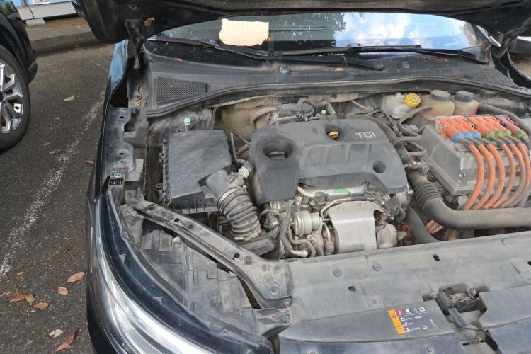 Used Roewe i6 New Energy 2017 45T Hybrid Connect & Smart Enjoyment Edition Engine Bay Right