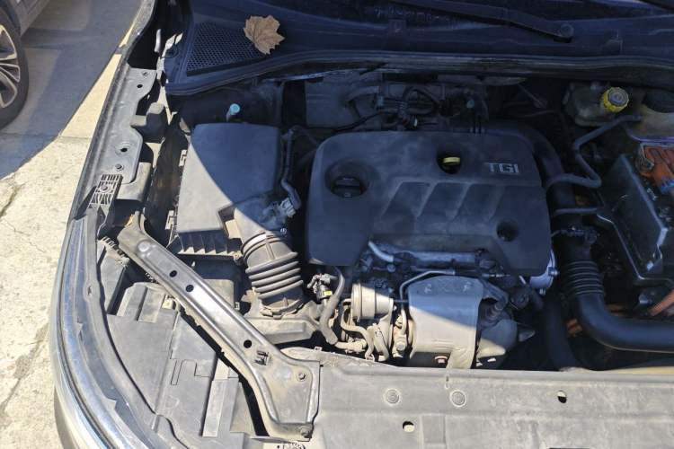 Used Roewe i6 New Energy 2017 45T Hybrid Connect & Smart Enjoyment Edition Engine Bay Right