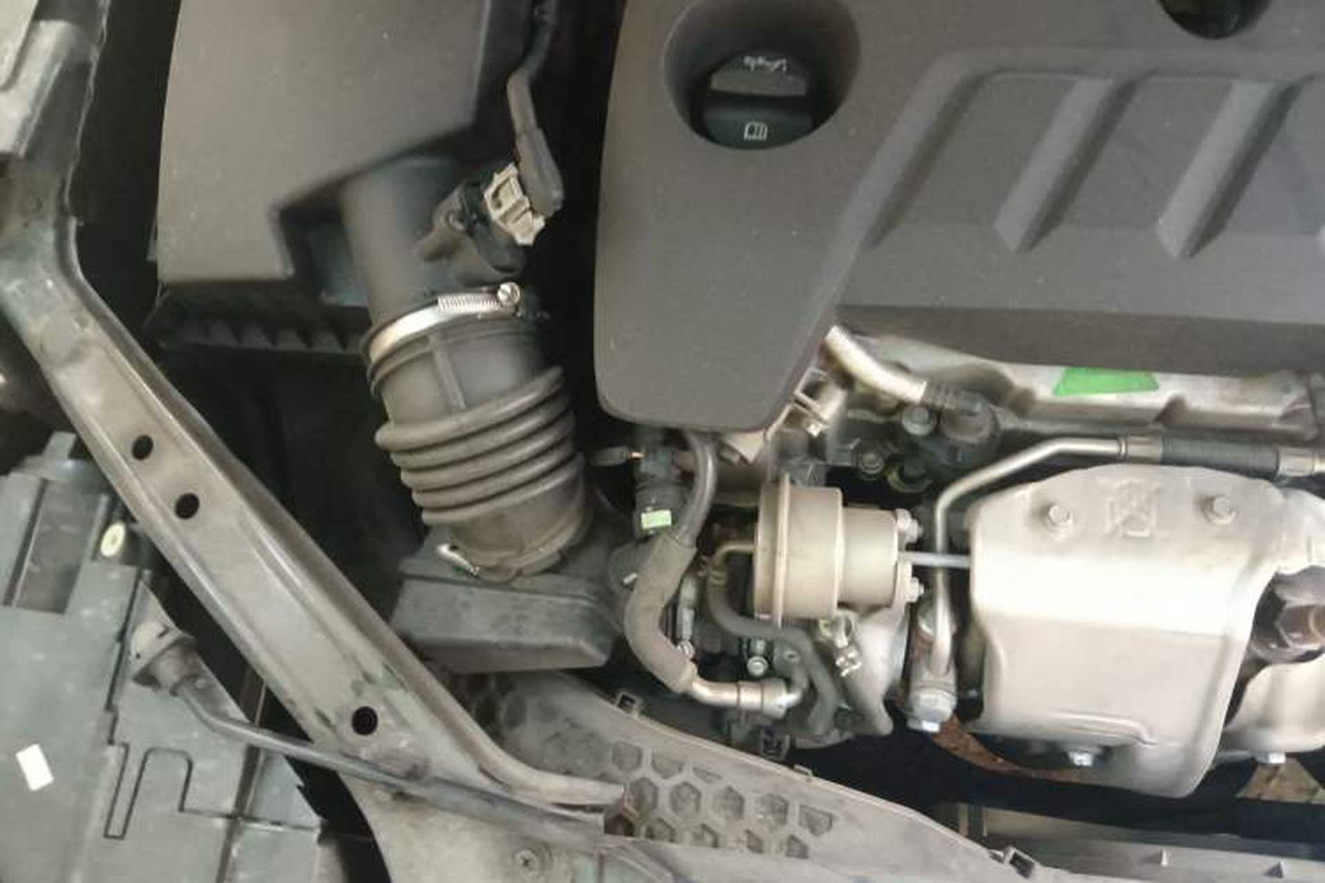 Used Roewe i6 New Energy 2017 45T Hybrid Connect & Smart Enjoyment Edition Engine Bay Right