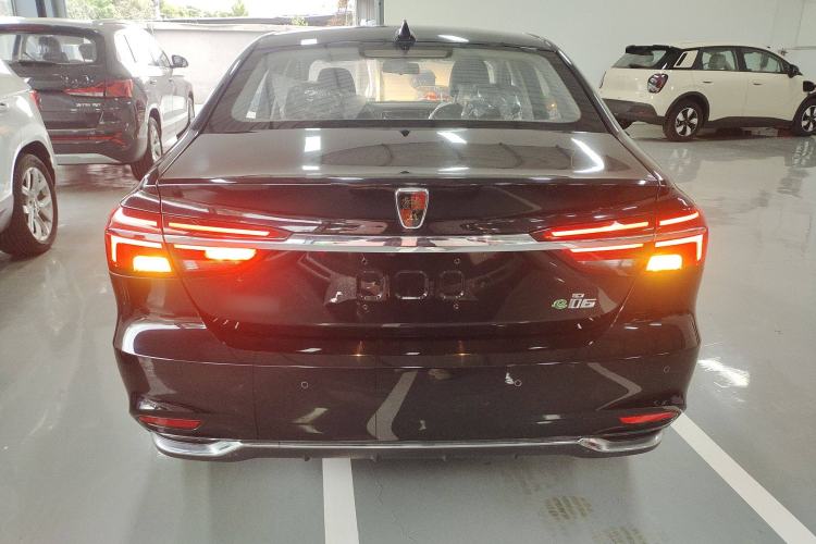Used Roewe i6 New Energy 2017 45T Hybrid Connect & Smart Enjoyment Edition Exterior 4