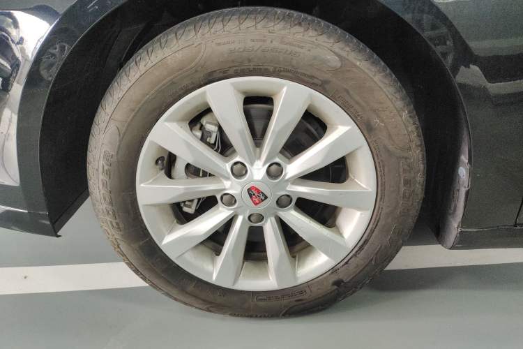 Used Roewe i6 New Energy 2017 45T Hybrid Connect & Smart Enjoyment Edition Exterior 7