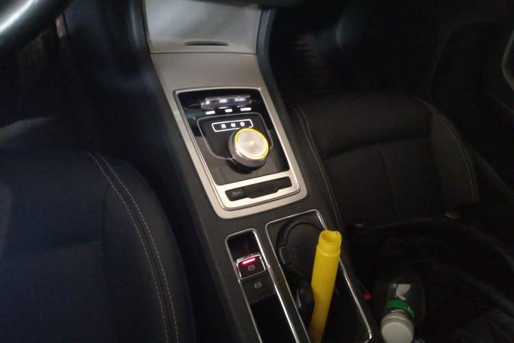 Used Roewe i6 New Energy 2017 45T Hybrid Connect & Smart Enjoyment Edition Gear Lever