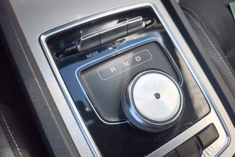 Used Roewe i6 New Energy 2017 45T Hybrid Connective Smart Luxury Edition Gear Lever