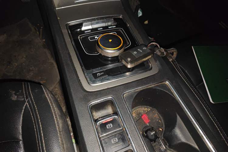 Used Roewe i6 New Energy 2017 45T Hybrid Connect & Smart Enjoyment Edition Gear Lever