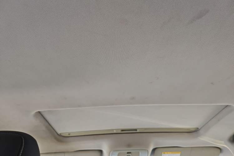 Used Roewe i6 New Energy 2017 45T Hybrid Connect & Smart Enjoyment Edition Headliner