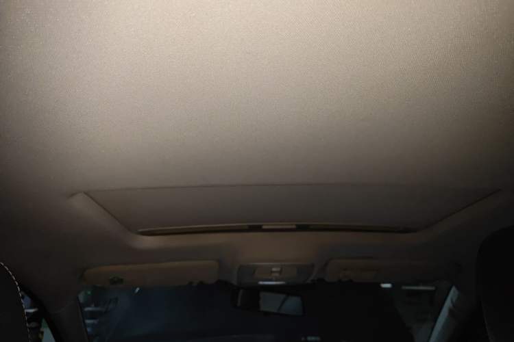 Used Roewe i6 New Energy 2017 45T Hybrid Connect & Smart Enjoyment Edition Headliner