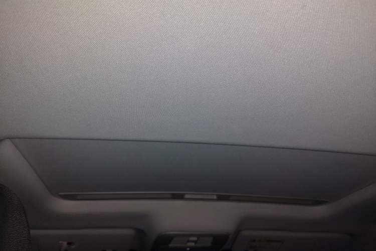 Used Roewe i6 New Energy 2017 45T Hybrid Connect & Smart Enjoyment Edition Headliner