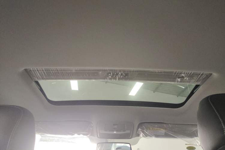Used Roewe i6 New Energy 2017 45T Hybrid Connect & Smart Enjoyment Edition Headliner