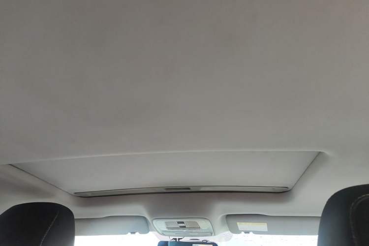 Used Roewe i6 New Energy 2017 45T Hybrid Connect & Smart Enjoyment Edition Headliner