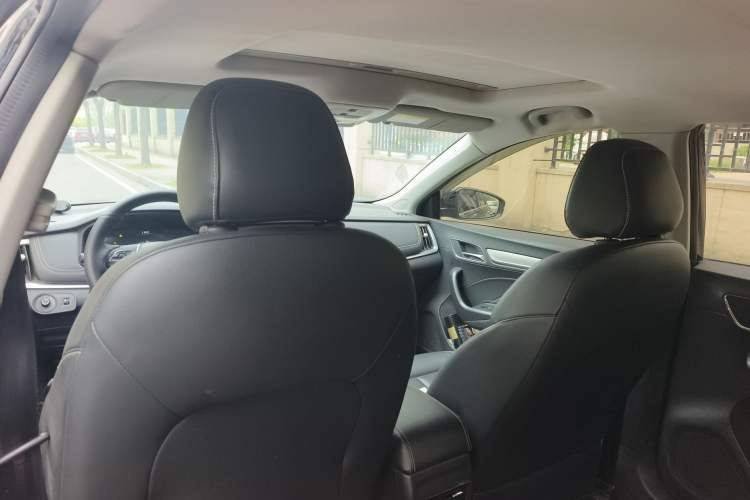 Used Roewe i6 New Energy 2017 45T Hybrid Connect & Smart Enjoyment Edition Headliner