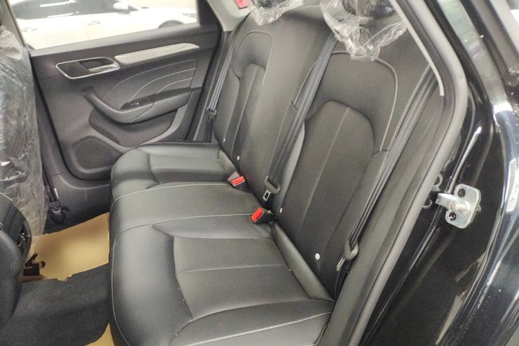 Used Roewe i6 New Energy 2017 45T Hybrid Connect & Smart Enjoyment Edition Interior 4