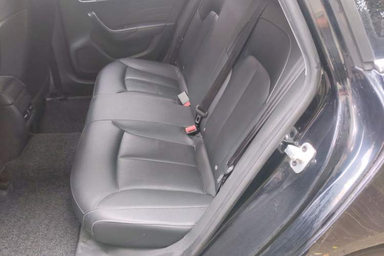 Used Roewe i6 New Energy 2017 45T Hybrid Connect & Smart Enjoyment Edition Left Rear Seat