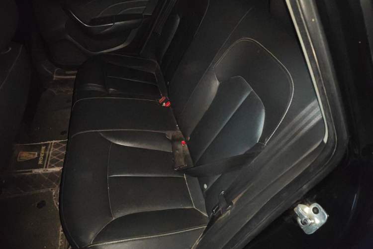 Used Roewe i6 New Energy 2017 45T Hybrid Connect & Smart Enjoyment Edition Left Rear Seat