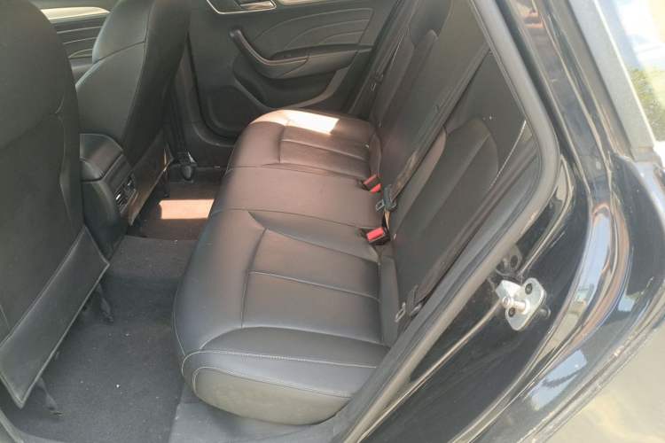 Used Roewe i6 New Energy 2017 45T Hybrid Connect & Smart Enjoyment Edition Left Rear Seat