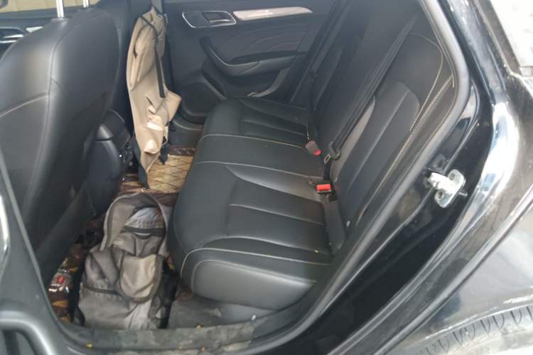 Used Roewe i6 New Energy 2017 45T Hybrid Connect & Smart Enjoyment Edition Left Rear Seat