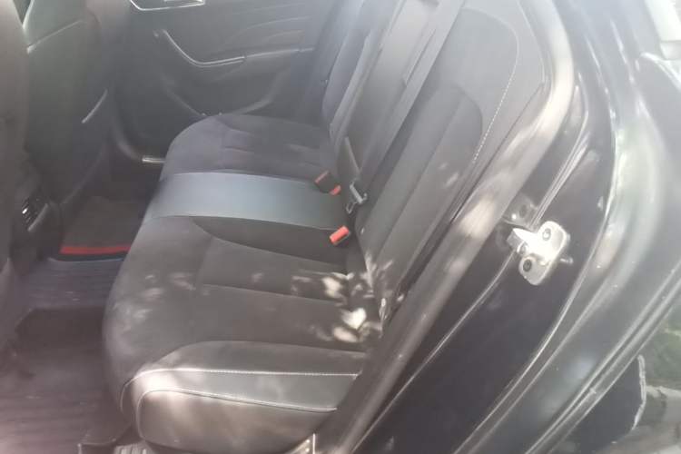Used Roewe i6 New Energy 2017 45T Hybrid Connective Smart Luxury Edition Left Rear Seat