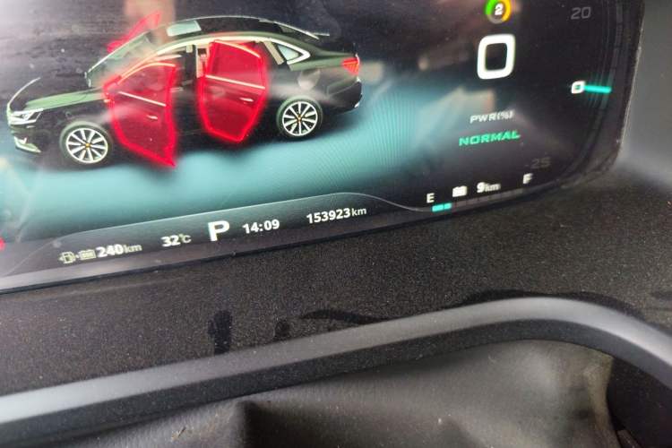 Used Roewe i6 New Energy 2017 45T Hybrid Connect & Smart Enjoyment Edition Odometer Close Up