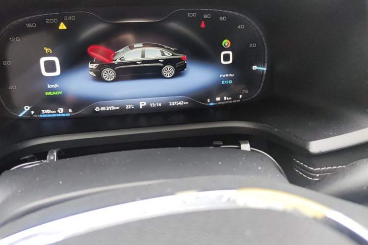 Used Roewe i6 New Energy 2017 45T Hybrid Connect & Smart Enjoyment Edition Odometer Close Up