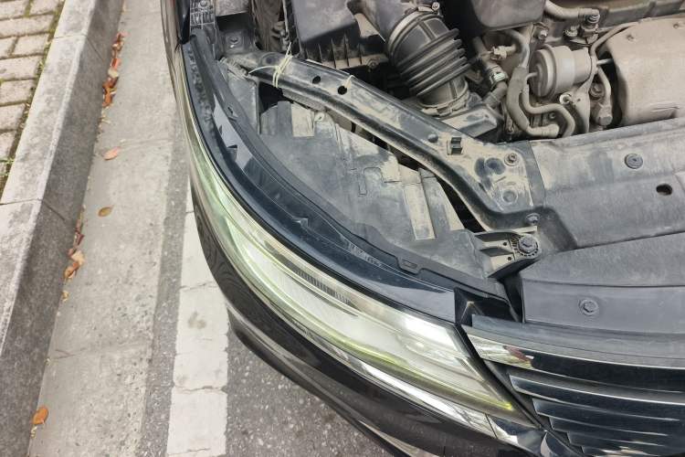 Used Roewe i6 New Energy 2017 45T Hybrid Connect & Smart Enjoyment Edition Right Front Headlight