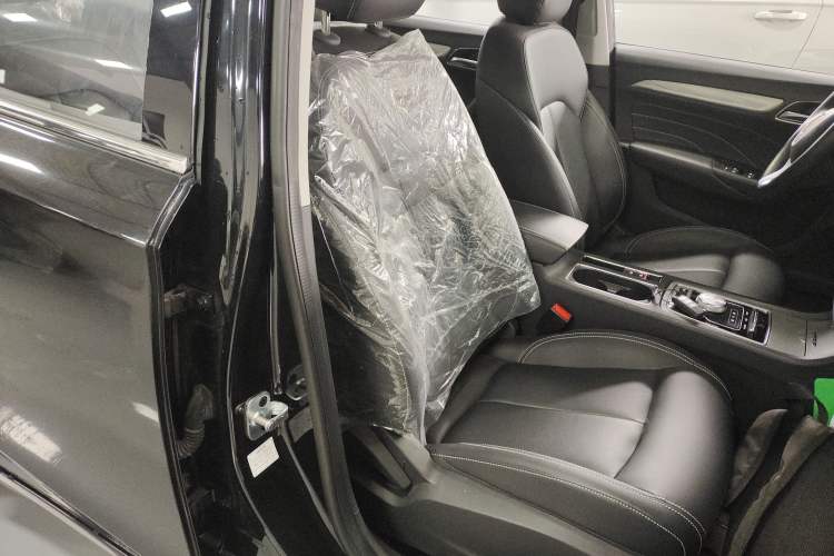 Used Roewe i6 New Energy 2017 45T Hybrid Connect & Smart Enjoyment Edition Right Front Seat