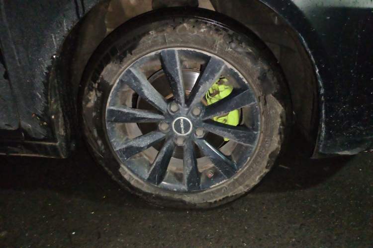 Used Roewe i6 New Energy 2017 45T Hybrid Connect & Smart Enjoyment Edition Right Front Wheel Hub