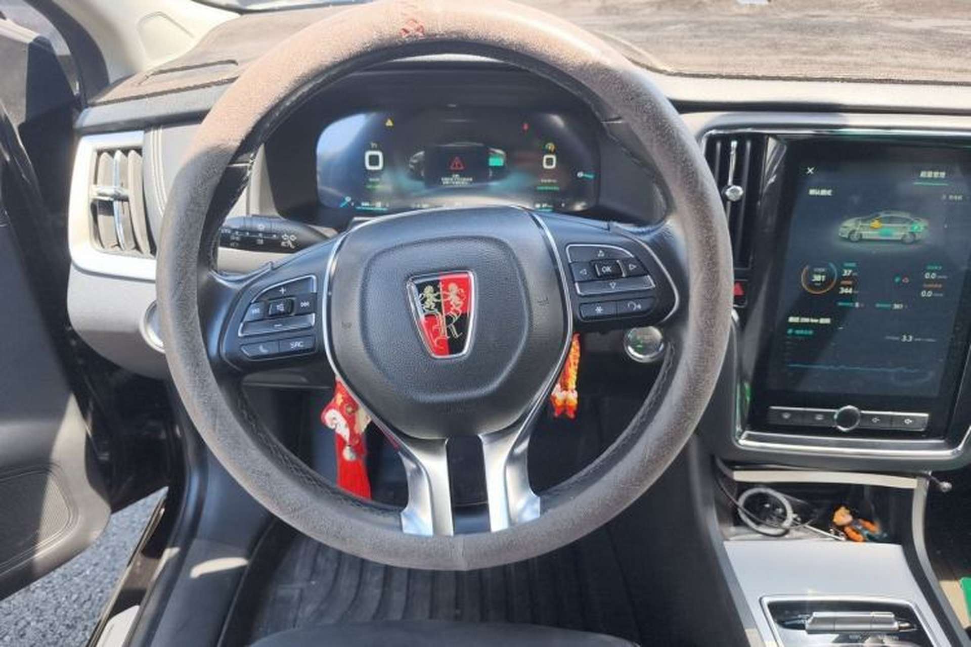 Used Roewe i6 New Energy 2017 45T Hybrid Connective Smart Luxury Edition Steering Wheel