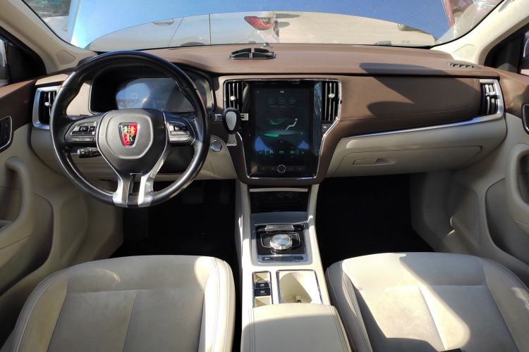 Used Roewe i6 New Energy 2017 45T Hybrid Connective Smart Luxury Edition Center Console