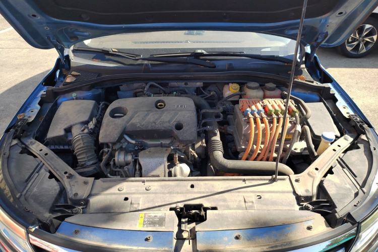 Used Roewe i6 New Energy 2017 45T Hybrid Connective Smart Luxury Edition Engine Bay