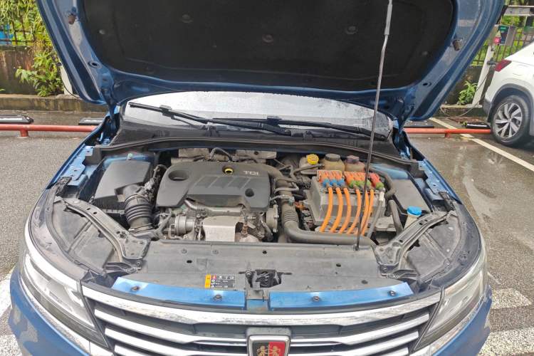 Used Roewe i6 New Energy 2017 45T Hybrid Connective Smart Luxury Edition Engine Bay