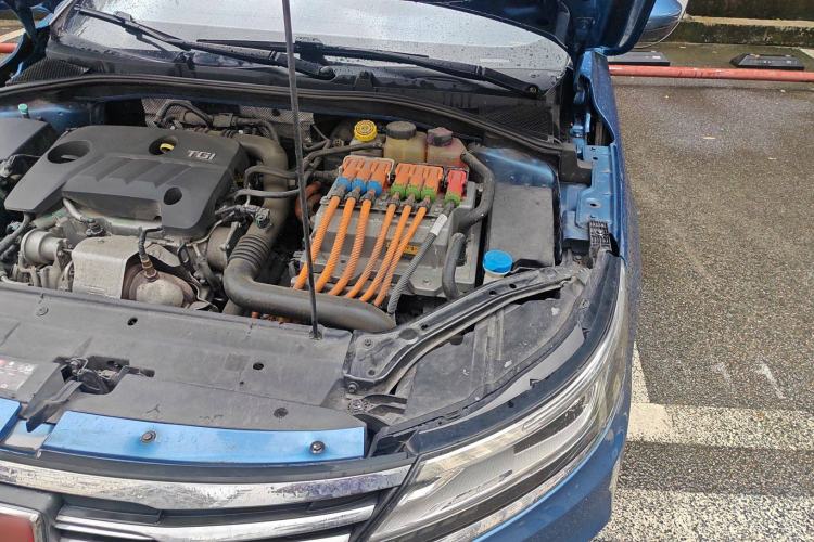 Used Roewe i6 New Energy 2017 45T Hybrid Connective Smart Luxury Edition Engine Bay Left