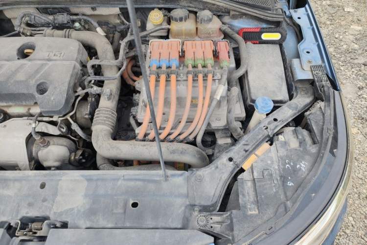 Used Roewe i6 New Energy 2017 45T Hybrid Connect & Smart Enjoyment Edition Engine Bay Left